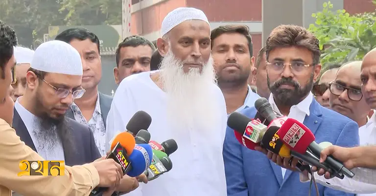 ধর্মমন্ত্রী শাহ মোয়াজ্জেম কায়কোবাদ